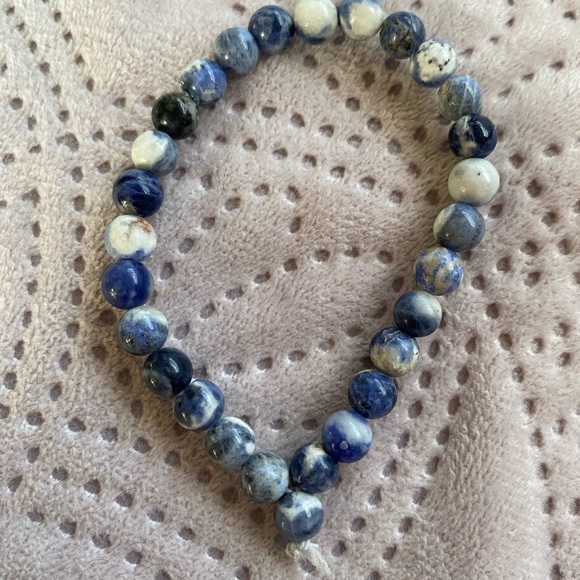Sodalite stretch bracelet - Picture 2 of 5
